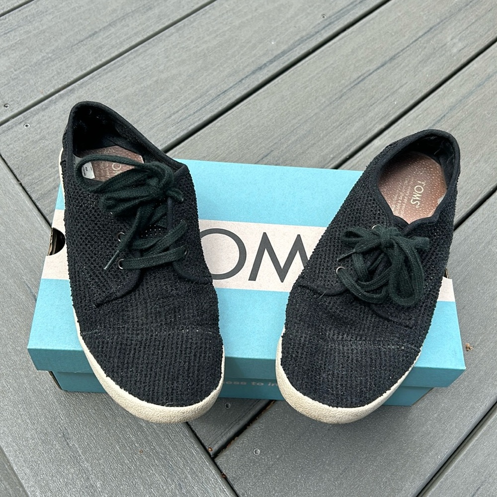 Tom’s Sneakers